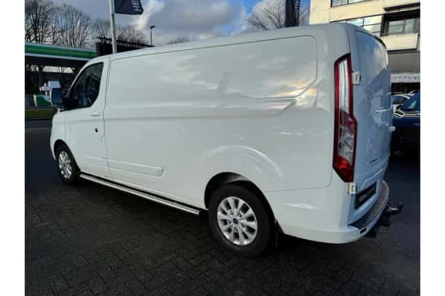 Ford Transit Custom (2023) thumbnail 3