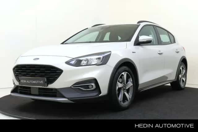 Ford Focus (2021) thumbnail 1