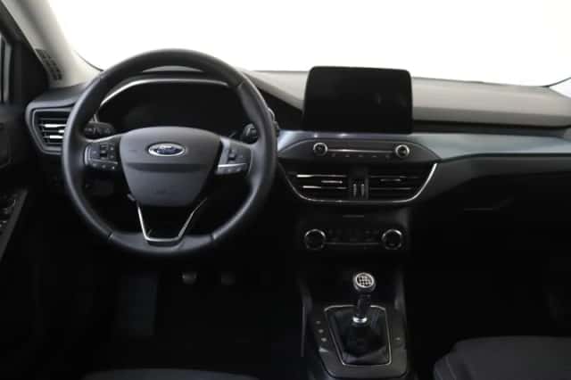 Ford Focus (2021) thumbnail 2