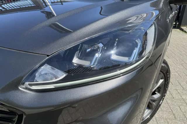 Ford Kuga (2021) thumbnail 2