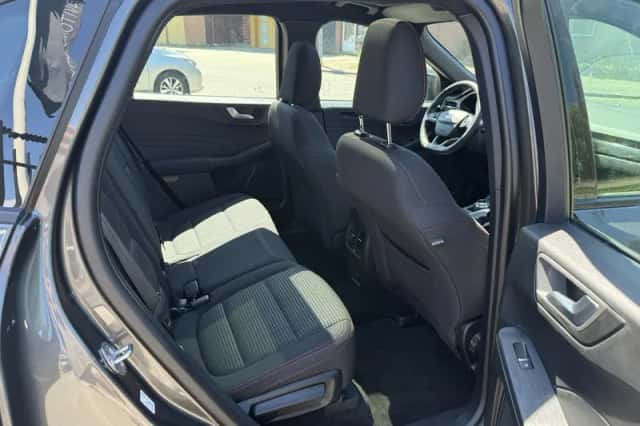 Ford Kuga (2021) thumbnail 5