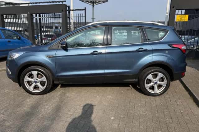 Ford Kuga (2019) thumbnail 2