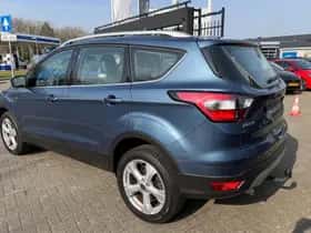 Ford Kuga (2019) thumbnail 4