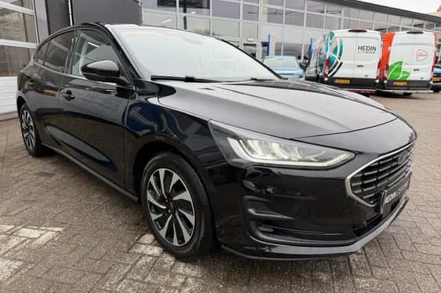 Ford Focus (2022) thumbnail 2
