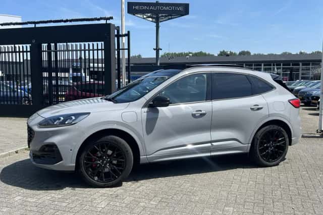 Ford Kuga (2024) thumbnail 2
