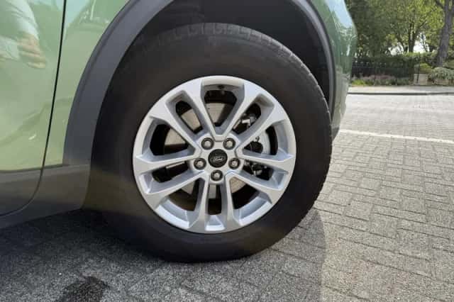 Ford Kuga (2025) thumbnail 3
