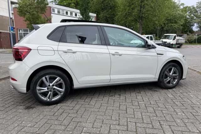 Volkswagen Polo (2023) thumbnail 2