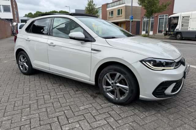 Volkswagen Polo (2023) thumbnail 3