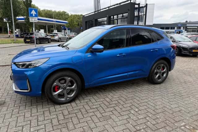 Ford Kuga (2025) thumbnail 2