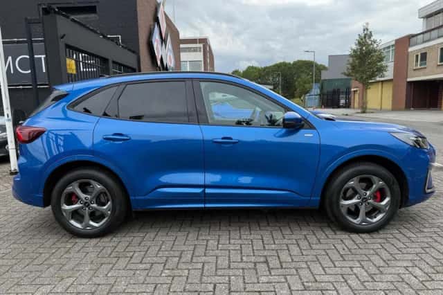 Ford Kuga (2025) thumbnail 4