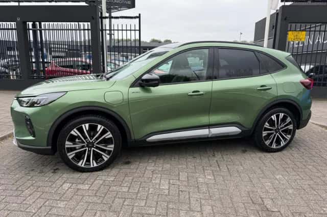 Ford Kuga (2024) thumbnail 2