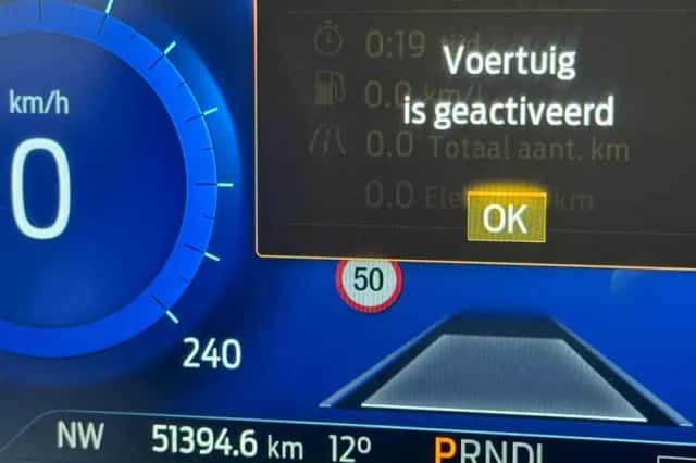Ford Kuga (2023) thumbnail 5