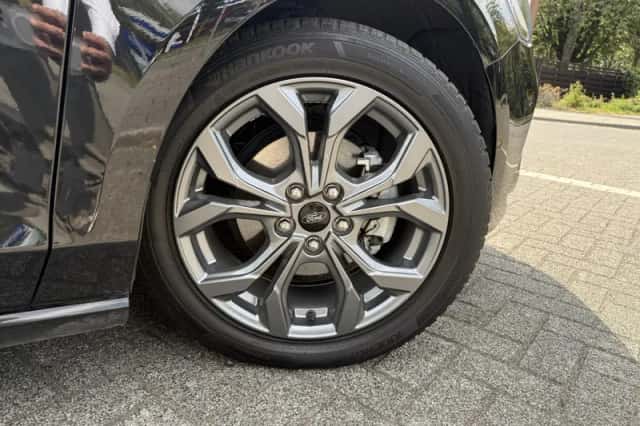 Ford Focus (2025) thumbnail 3