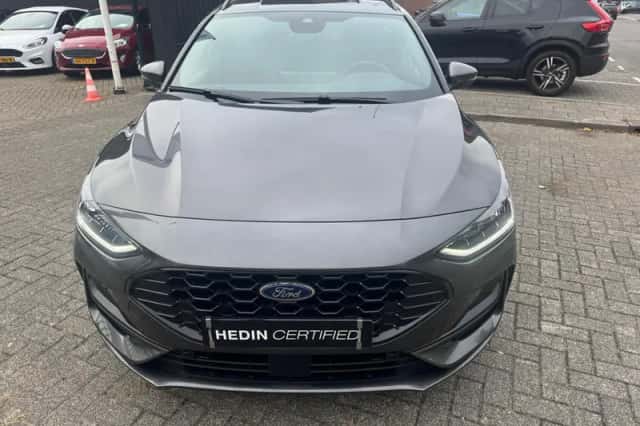Ford Focus (2024) thumbnail 3