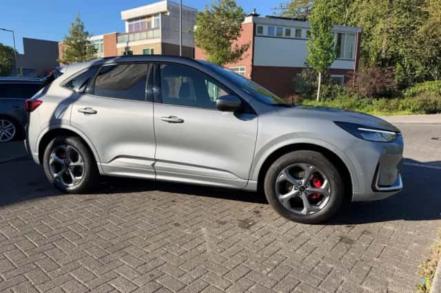Ford Kuga (2025) thumbnail 3