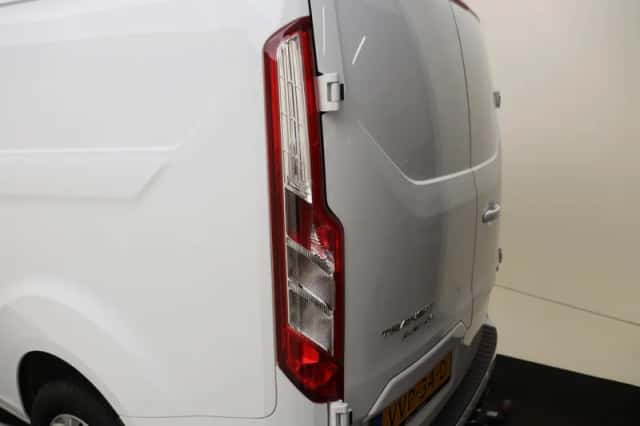 Ford Transit Custom (2023) thumbnail 5