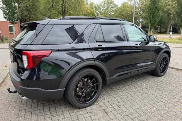 Ford Explorer (2021) thumbnail 4