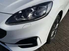 Ford Kuga (2023) thumbnail 3