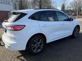 Ford Kuga (2023) thumbnail 7