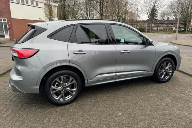 Ford Kuga (2023) thumbnail 6