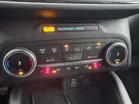 Ford Kuga (2023) thumbnail 10
