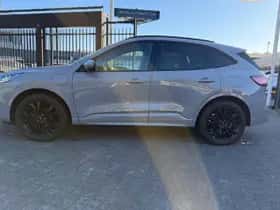 Ford Kuga (2024) thumbnail 3