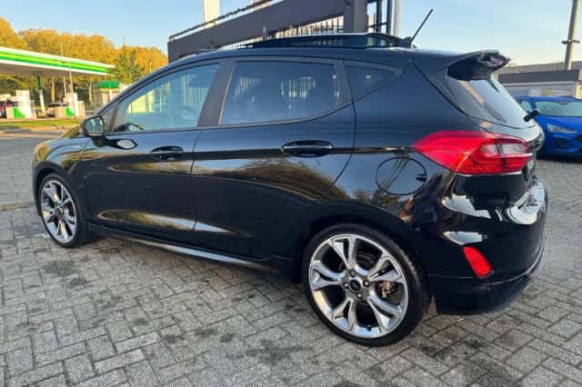 Ford Fiesta (2018) thumbnail 2