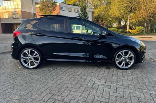 Ford Fiesta (2018) thumbnail 5