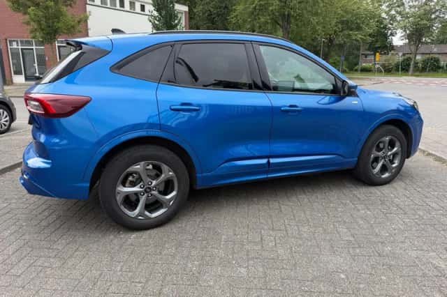 Ford Kuga (2025) thumbnail 3