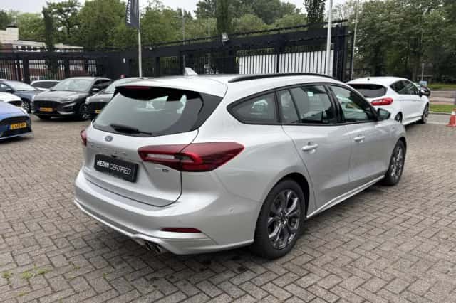 Ford Focus (2023) thumbnail 5
