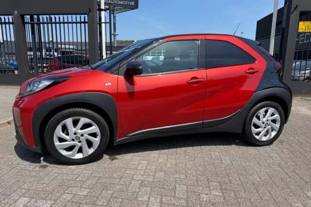 Toyota Aygo (2022) thumbnail 2