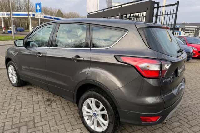 Ford Kuga (2018) thumbnail 3