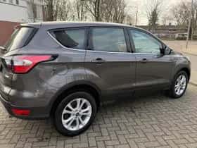 Ford Kuga (2018) thumbnail 4