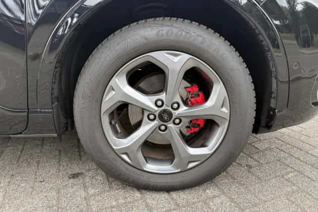 Ford Kuga (2025) thumbnail 2