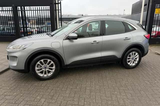 Ford Kuga (2022) thumbnail 2