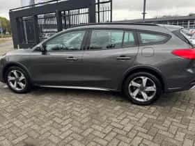 Ford Focus (2020) thumbnail 4