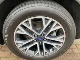 Ford Kuga (2021) thumbnail 4