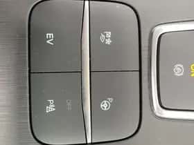 Ford Kuga (2021) thumbnail 32