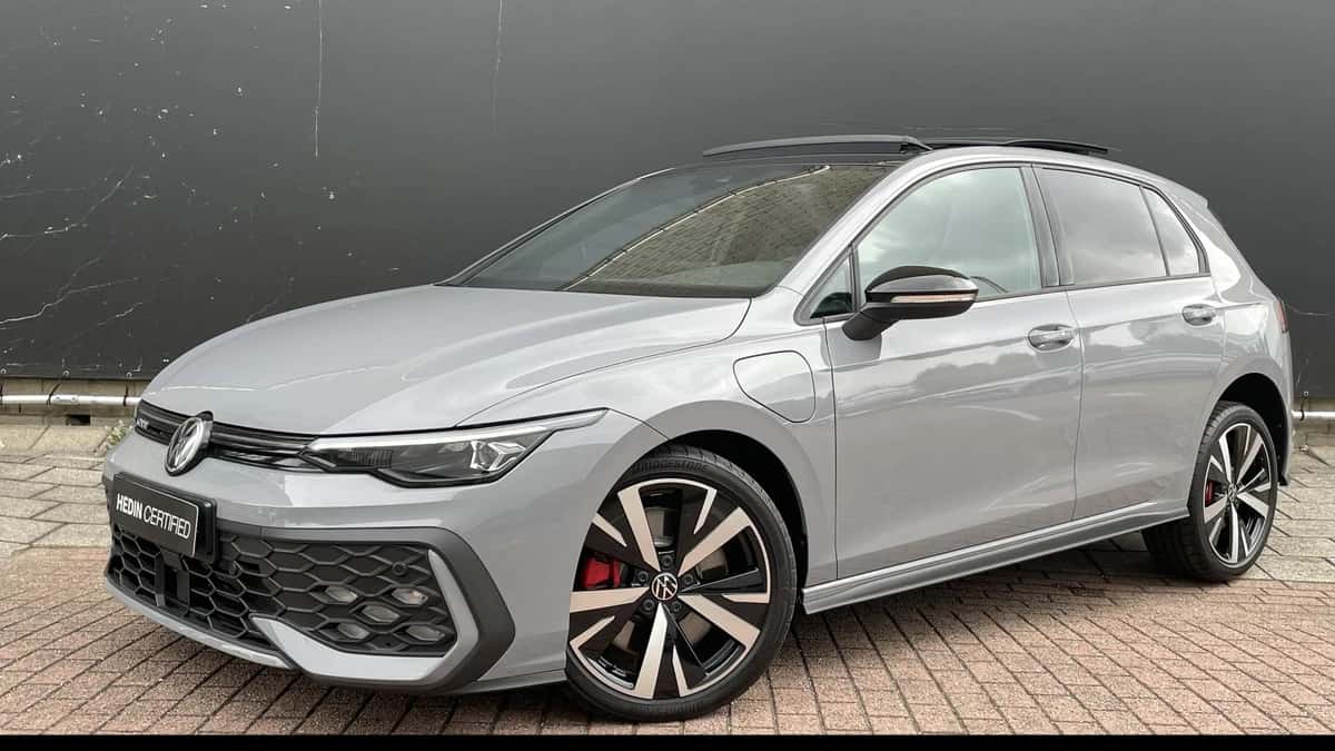 Volkswagen Golf (2024) — foto 1