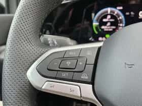 Volkswagen Golf (2024) thumbnail 19