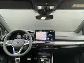 Volkswagen Golf (2024) thumbnail 3