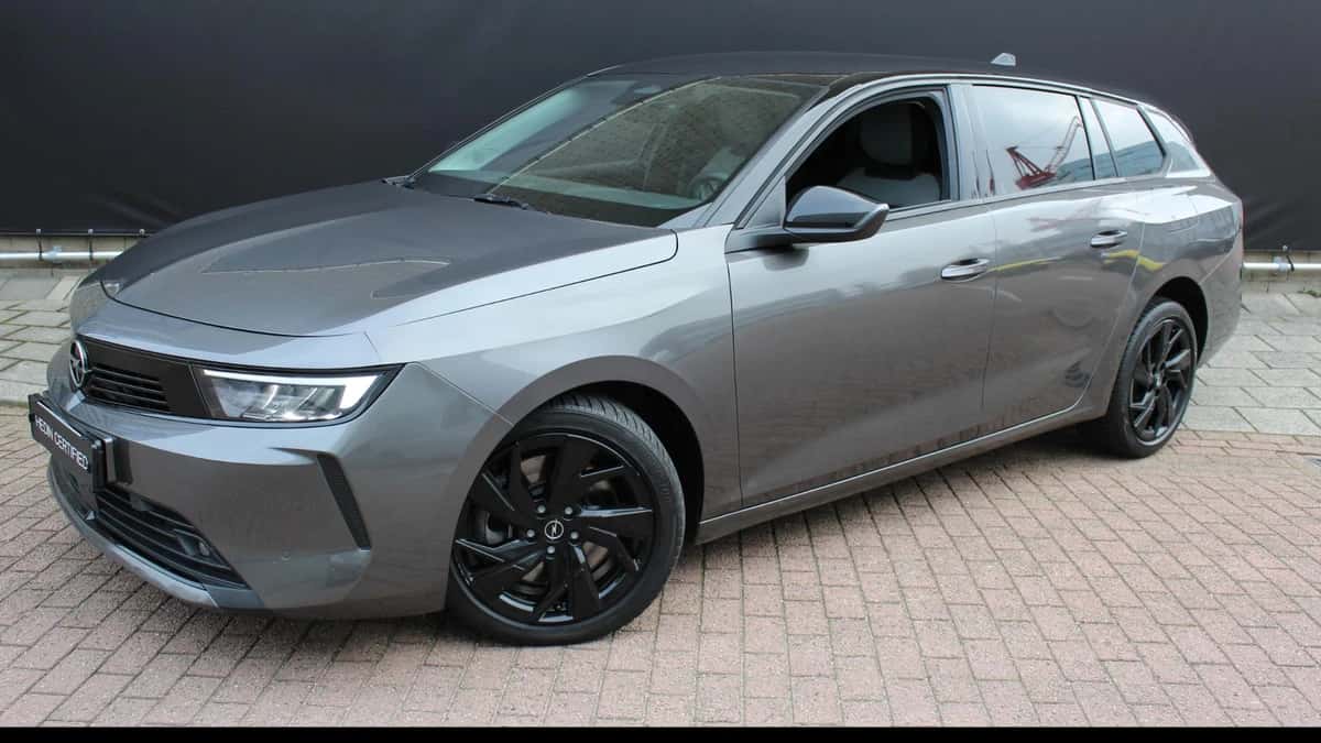Opel Astra (2024) — foto 1