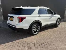 Ford Explorer (2024) thumbnail 2