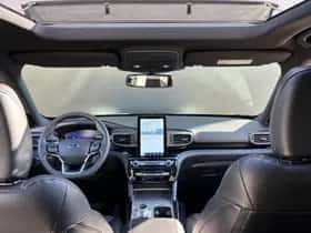 Ford Explorer (2024) thumbnail 3