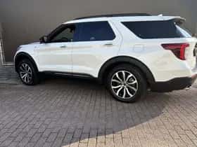 Ford Explorer (2024) thumbnail 5