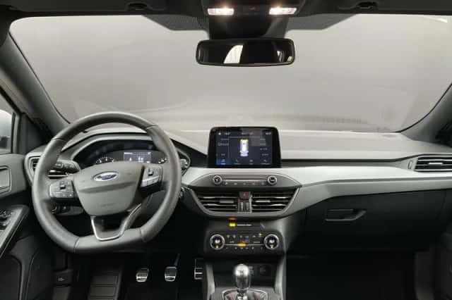 Ford Focus (2023) thumbnail 3