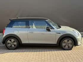 MINI Electric (2022) thumbnail 17