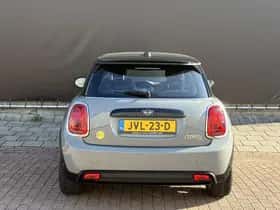 MINI Electric (2022) thumbnail 8
