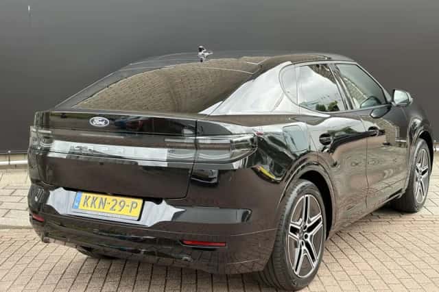 Ford Capri (2024) thumbnail 2