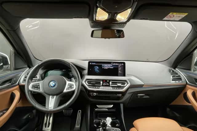 BMW X3 (2022) thumbnail 3